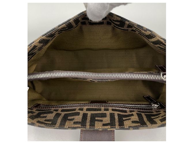 Zucca Fendi Schultertasche aus braunem Leder - Ansicht 9