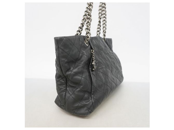 Chanel Matelassé Lammfell Tote Bag Schwarz - Ansicht 2