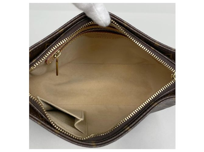 Borsa a tracolla Louis Vuitton Looping MM Marrone - vista 7