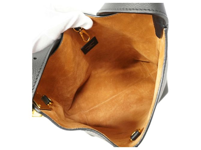 Borsa a Spalla Louis Vuitton Low Key Hobo PM Nero - Ansicht 4