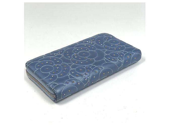 Cartera larga de piel azul Camellia de Chanel - vista 2