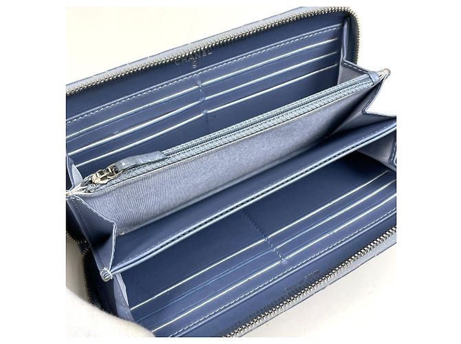 Cartera larga de piel azul Camellia de Chanel - vista 7