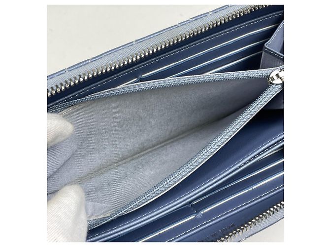 Cartera larga de piel azul Camellia de Chanel - vista 8