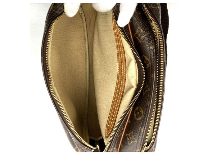 Borsa a tracolla Louis Vuitton Reporter PM Marrone Monogramma - vista 7