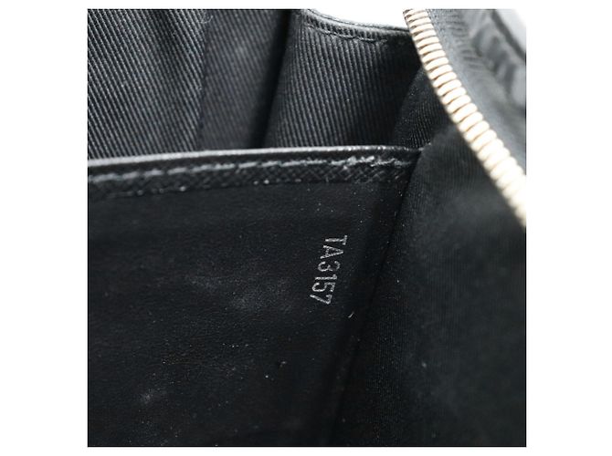 Pochette Voyage MM Louis Vuitton Clutch Bag Nero - vista 11