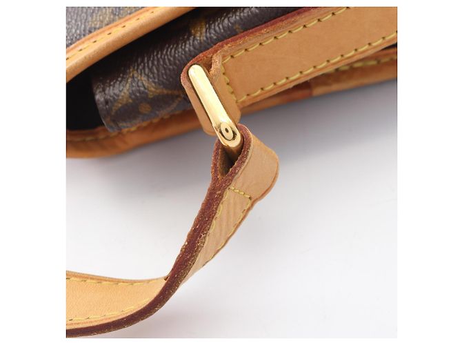 Borsa a tracolla Louis Vuitton Menilmontant MM Monogram Marrone - vista 11