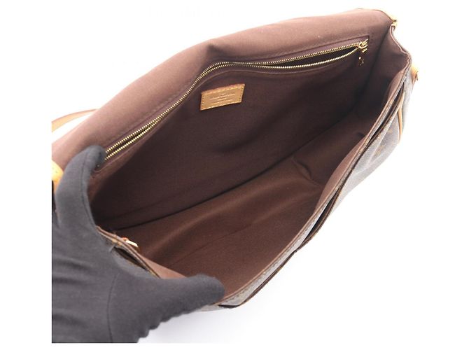 Borsa a tracolla Louis Vuitton Menilmontant MM Monogram Marrone - vista 3