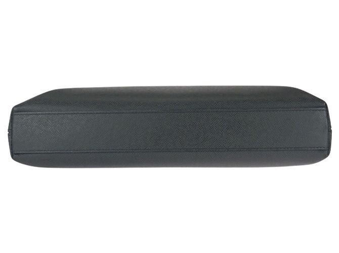 Borsa da lavoro Louis Vuitton Taiga Anton in pelle nera
Valigetta Nero - vista 10