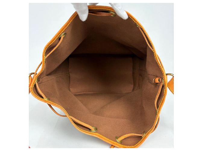 Borsa a tracolla Louis Vuitton Noe Marrone - vista 9