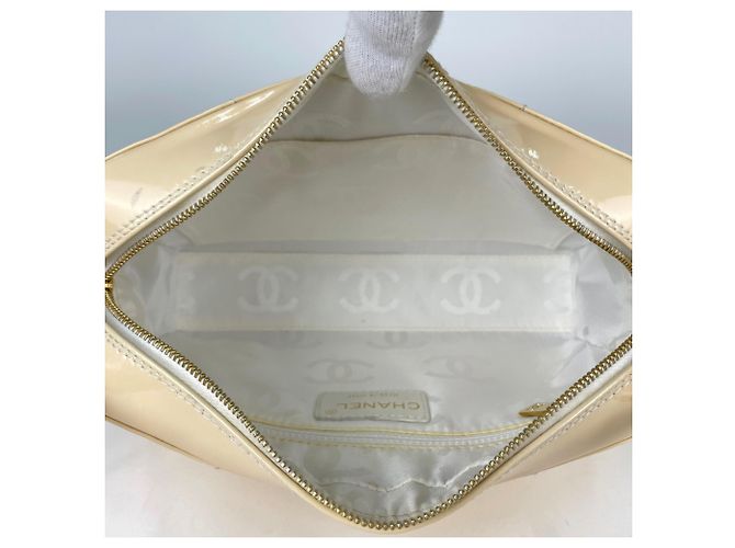 Borsa Chanel in vernice beige - vista 10