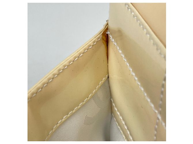 Borsa Chanel in vernice beige - vista 5