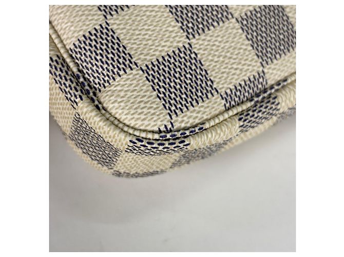 Louis Vuitton Mini Pochette Accessoires Bianco - vista 3