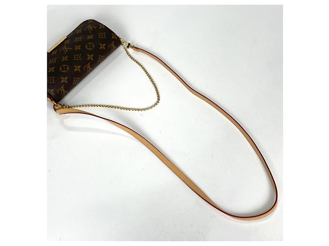 Borsa a tracolla Louis Vuitton Favorite PM Marrone - view 6
