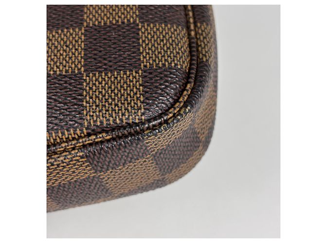 Pochette Louis Vuitton Pochette Accessoires Marrone - vista 3