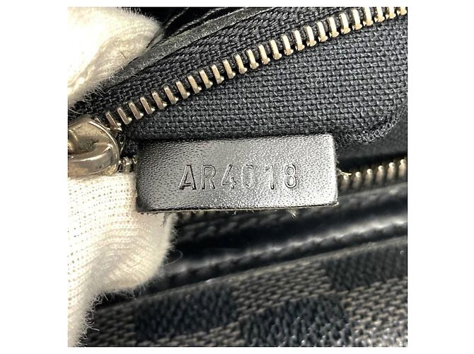 Borsa a tracolla Louis Vuitton Damier Graphite Io Nero - vista 12