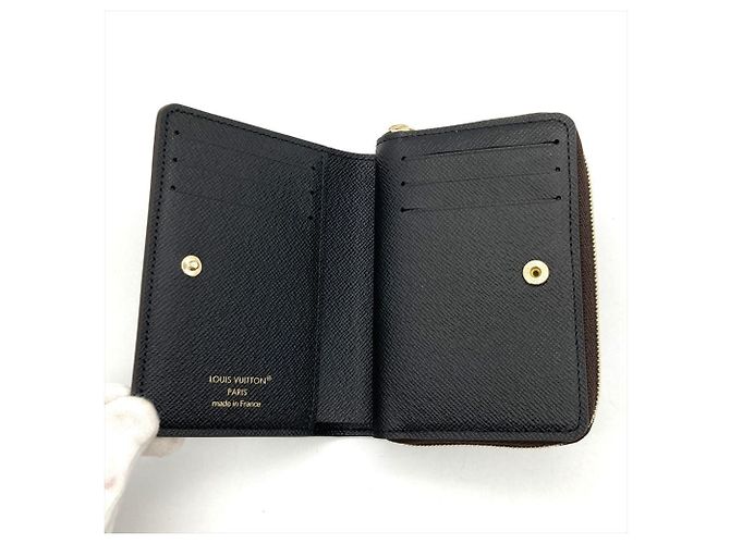 Louis Vuitton Portefeuille Lou Cartera Bi-fold Castaño Monograma - vista 5