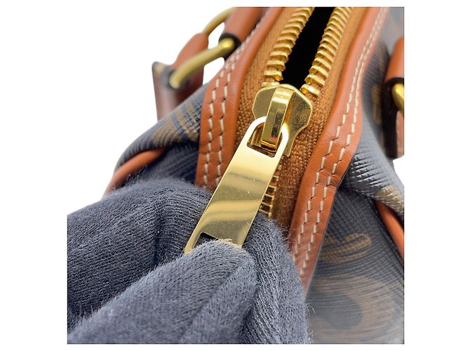Céline Borsa Celine Triomphe Small Boston in pelle Cammello - vista 10