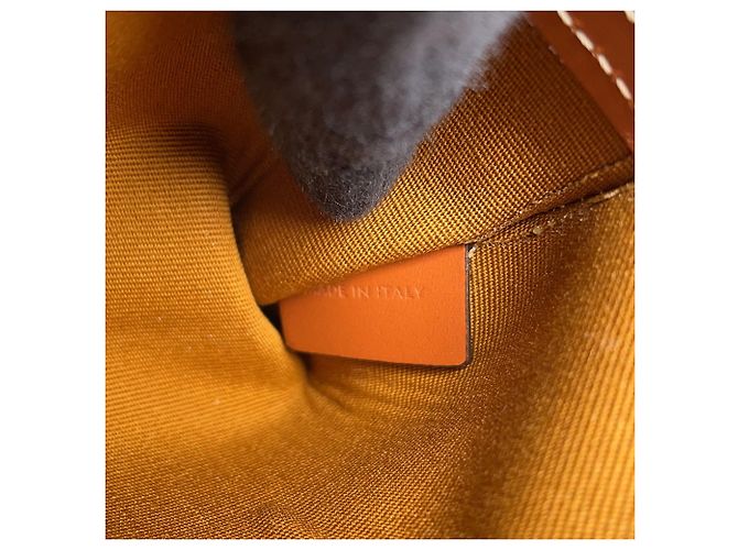 Céline Borsa Celine Triomphe Small Boston in pelle Cammello - vista 14
