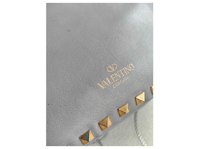 Valentino Garavani Rockstud Small Trapeze Borsa Tote Pelle Grigia - vista 17