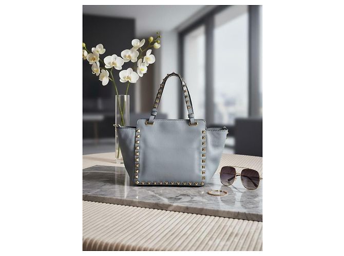 Valentino Garavani Rockstud Small Trapeze Borsa Tote Pelle Grigia - vista 3
