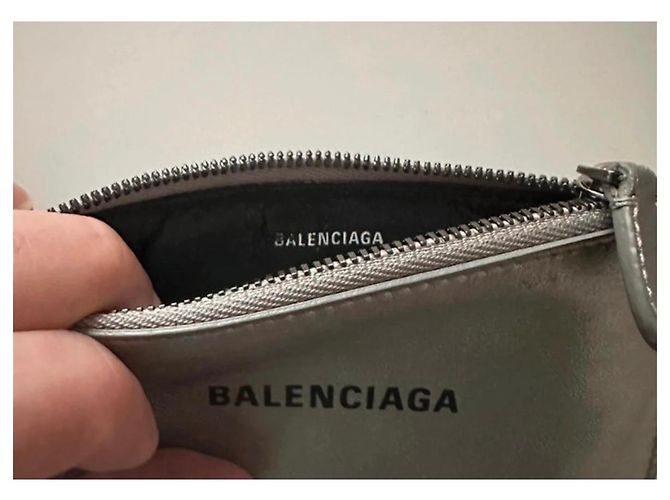 Balenciaga Tarjetero de cuero plateado con cremallera - vista 3