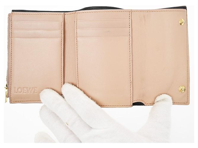Loewe Anagram Trifold Flap Leather Compact Rosa - vista 5