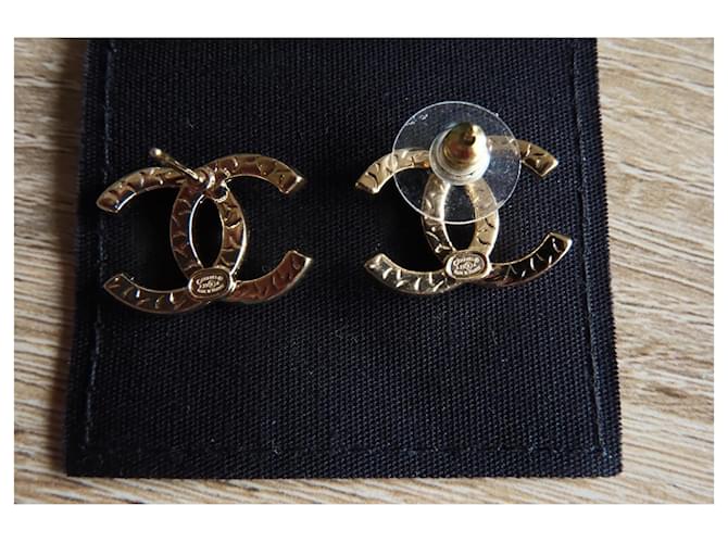 Orecchini Chanel CC Logo Strass Dorati D'oro - vista 3