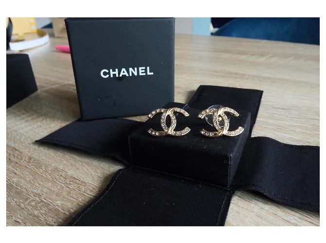 Orecchini Chanel CC Logo Strass Dorati D'oro - vista 8