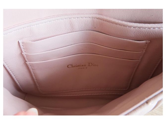 Dior Bolsa de ombro em couro rosa pálido acolchoado - vista 6