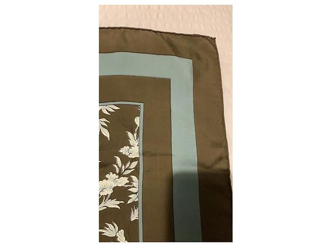 Carré Hermès La Vieille Chine in seta Cachi Blu chiaro - vista 10