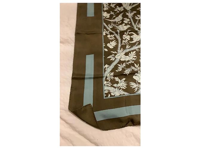 Carré Hermès La Vieille Chine in seta Cachi Blu chiaro - vista 8