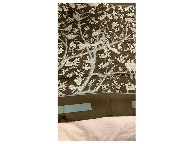 Carré Hermès La Vieille Chine in seta Cachi Blu chiaro - vista 9