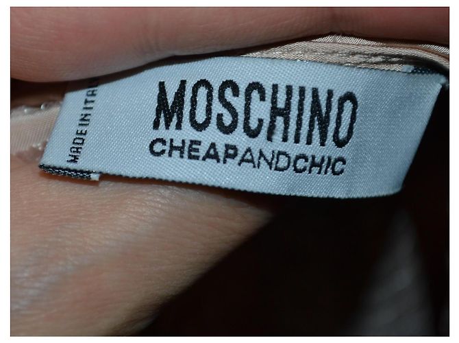 Vestido Moschino Cheap and Chic rosa pó com bolinhas - vista 5