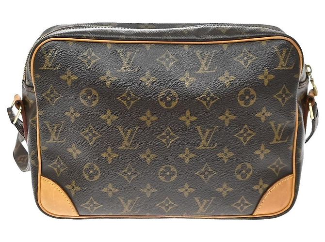 Louis Vuitton Nil Messenger Monogram Canvas 28 Marrone - vista 2