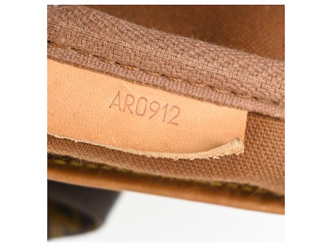 Louis Vuitton Saumur Monogram Canvas 35 Marrone - vista 7