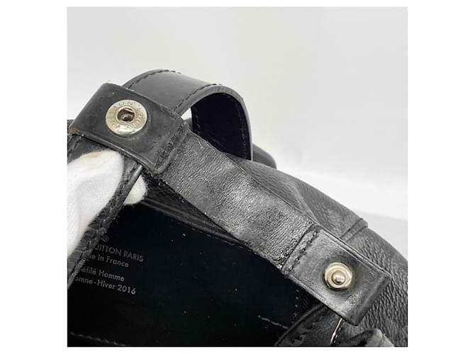 Zaino Louis Vuitton Monogram Eclipse Explorer Nero - vista 10