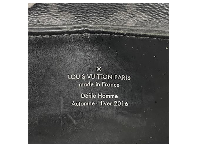 Zaino Louis Vuitton Monogram Eclipse Explorer Nero - vista 5