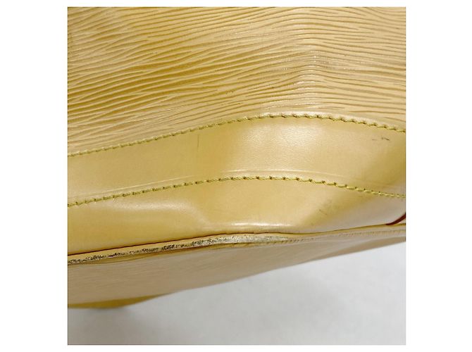 Borsa a Spalla Louis Vuitton Epi Noe Beige - vista 7