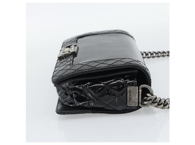 Chanel Boy Flap in pelle vernice Old medium (25) Nero - vista 4