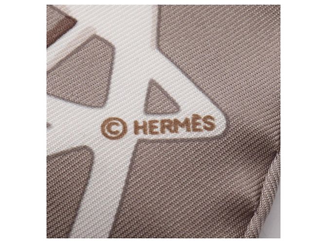 Hermès Hermes Petit Carré Caleche Elastique Seidentuch Braun Weiß - Ansicht 2