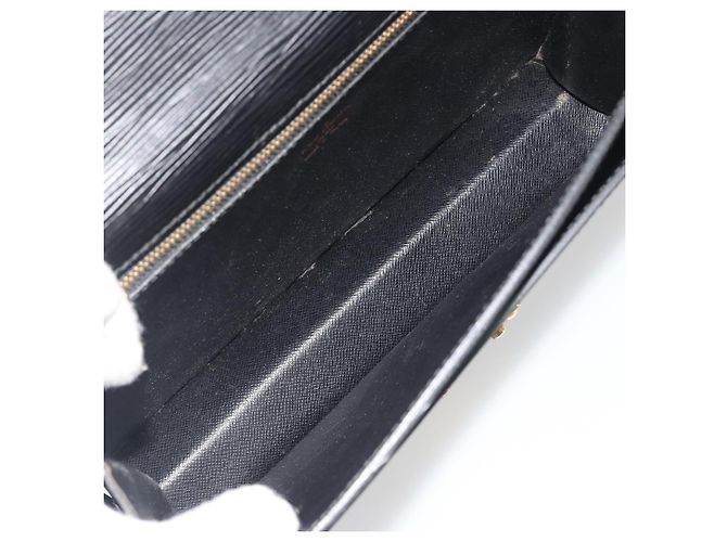 LOUIS VUITTON Epi Serie Dragonne Clutch Bag Black Noir M52612 LV Auth ep15521 Nero - vista 10