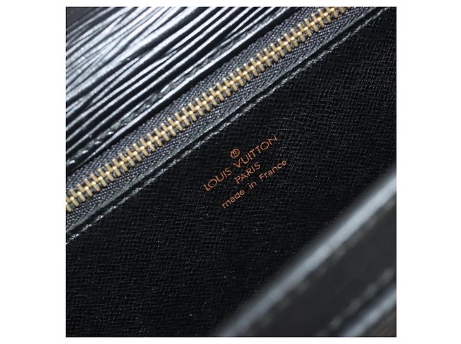 LOUIS VUITTON Epi Serie Dragonne Clutch Bag Black Noir M52612 LV Auth ep15521 Nero - vista 18