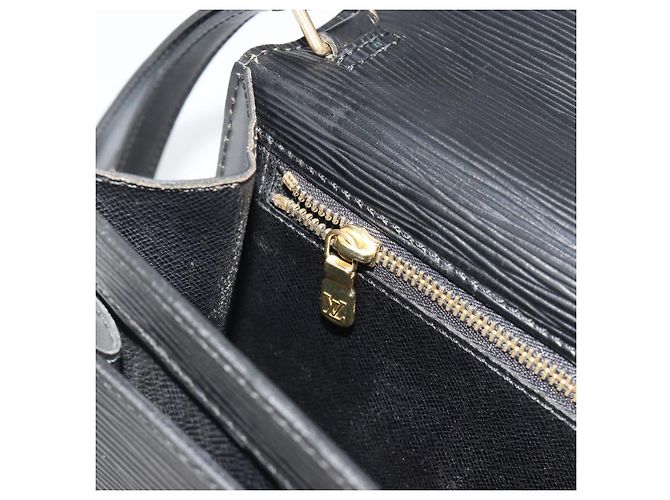 LOUIS VUITTON Epi Serie Dragonne Clutch Bag Black Noir M52612 LV Auth ep15521 Nero - vista 21