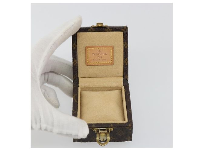 LOUIS VUITTON Estuche de Accesorios Eccrine Declaration Joyero M21010 Auth 194622V Monograma - vista 9