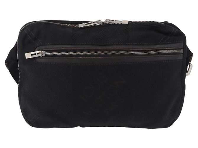 LOUIS VUITTON Damier Geant Arche Body Bag Noir M93021 LV Auth 190996 Nero - vista 13