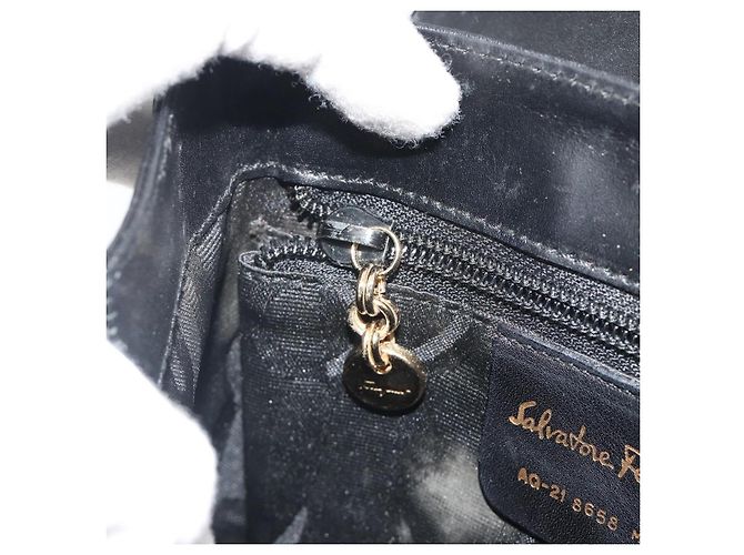 Sac à main Salvatore Ferragamo Gancini en cuir 2way Noir Or Auth 192668 Doré - vue 23