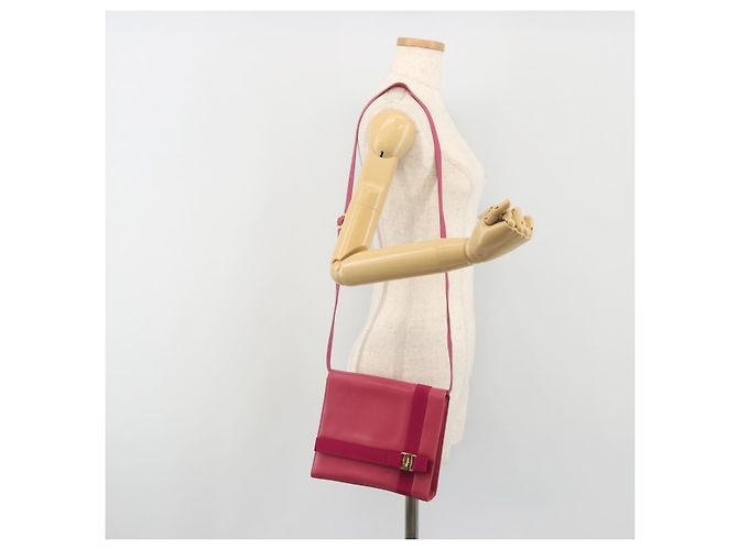 Sac à bandoulière Salvatore Ferragamo Vala en cuir rose or authentique 193072 - vue 22