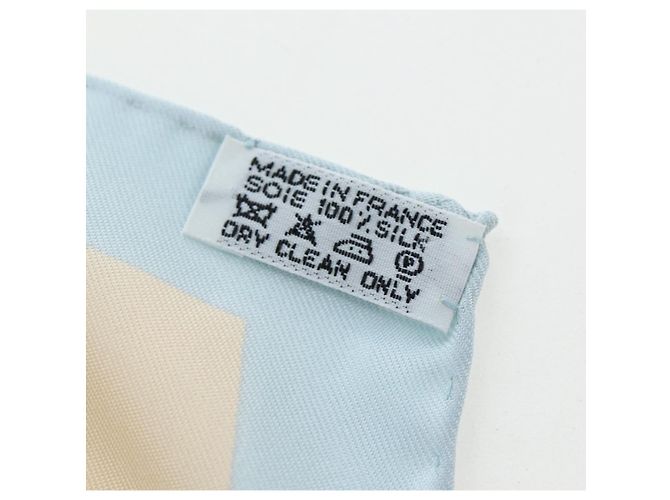 Hermès Sciarpa HERMES Carre 90 in seta "LÉGENDE KUNA PEUPLE DE PANAMA" Blue Auth ki6728M Beige - vista 17