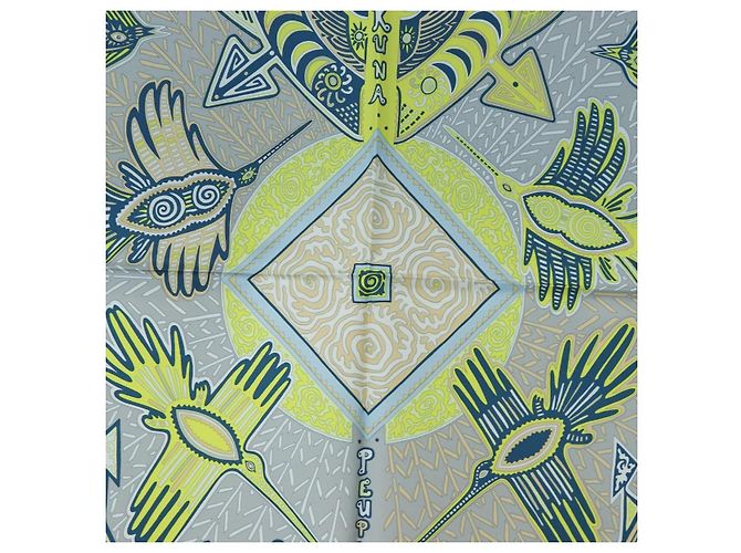 Hermès Sciarpa HERMES Carre 90 in seta "LÉGENDE KUNA PEUPLE DE PANAMA" Blue Auth ki6728M Beige - vista 6