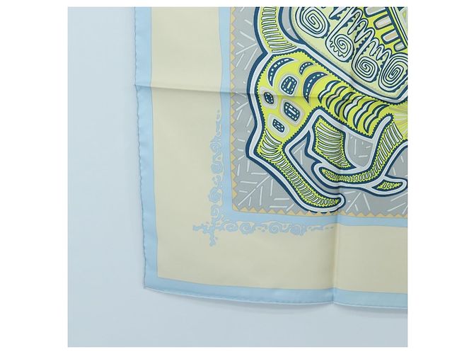 Hermès Sciarpa HERMES Carre 90 in seta "LÉGENDE KUNA PEUPLE DE PANAMA" Blue Auth ki6728M Beige - vista 8